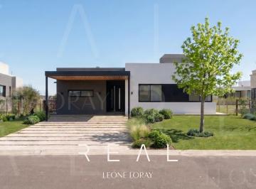 Casa · 148m² · 4 Ambientes · 2 Cocheras · Casa en Venta o Alquiler 4 Ambientes, San Felipe, Canning 3 Dorm.