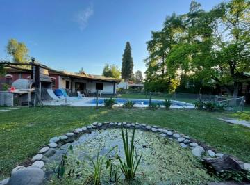 Casa · 200m² · 4 Ambientes · 3 Cocheras · Casa en Alquiler Temporario