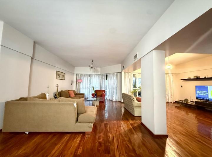 Departamento · 240m² · 5 Ambientes · 1 Cochera