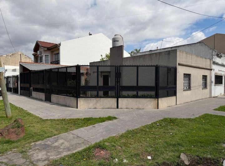 Casa · 100m² · 3 Ambientes · 1 Cochera