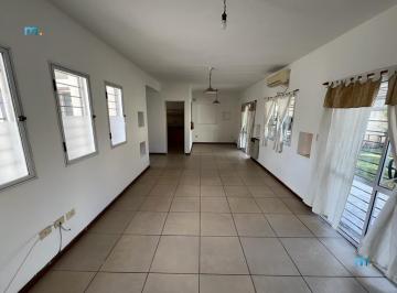 Casa · 121m² · 5 Ambientes · 2 Cocheras · Casa en Granja de Funes