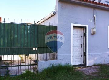 Casa · 68m² · 3 Ambientes · 1 Cochera · Alquiler Casa 2 Dorm. Cochera, Flor de Maroñas