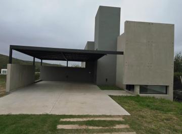 Casa · 455m² · 5 Ambientes · 2 Cocheras · Venta Casa 3 Dorm a Estrenar en Colinas de La Deseada