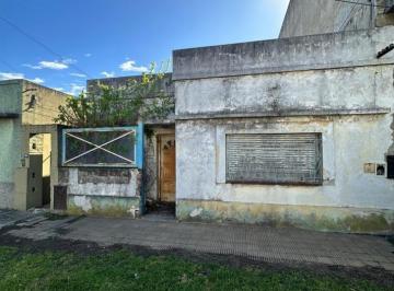 PH · 81m² · 3 Ambientes · PH Al Frente de 3 Amb. de 150 m² Aprox. a Reciclar Al 100% - Ramon Cabrero 2546 - Remedios de Escala