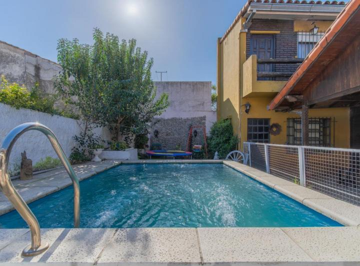 Casa · 141m² · 5 Ambientes · 1 Cochera