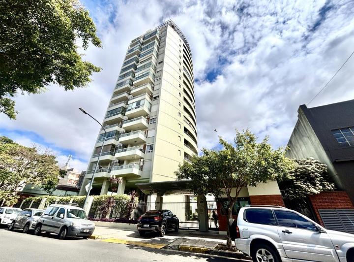 Departamento · 180m² · 7 Ambientes · 2 Cocheras