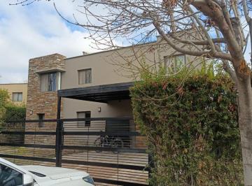 Casa de 5 ambientes, Vistalba · Gran Oportudidad Casa en Venta Barrio La Capilla