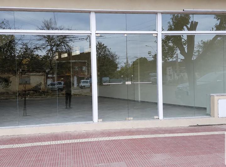 Local comercial · 150m² · 2 Ambientes · 1 Cochera