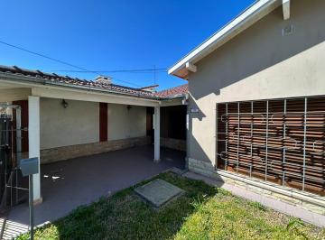 Casa · 138m² · 3 Ambientes · 1 Cochera · Venta Chalet 3 Amb. C/cochera - Ituzaingó