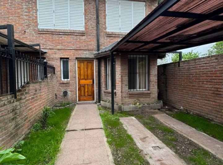 Casa · 100m² · 4 Ambientes · 1 Cochera