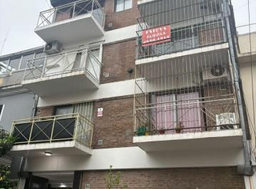 Departamento de 1 ambiente, La Paternal · Monoambiente con Balcon a La Calle en Alquiler