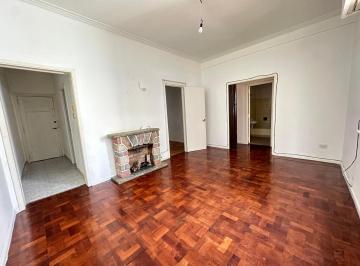 Departamento · 70m² · 4 Ambientes · Departamento 3 Ambientes con Dependencia en Venta en Caballito