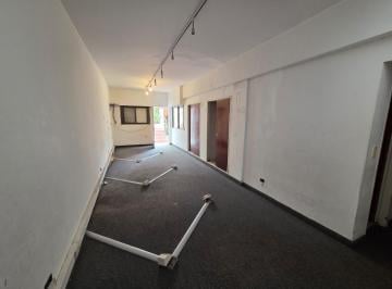 Oficina comercial · 102m² · 4 Ambientes · Oficina de 4 Ambientes en Alquiler en Parque Patricios
