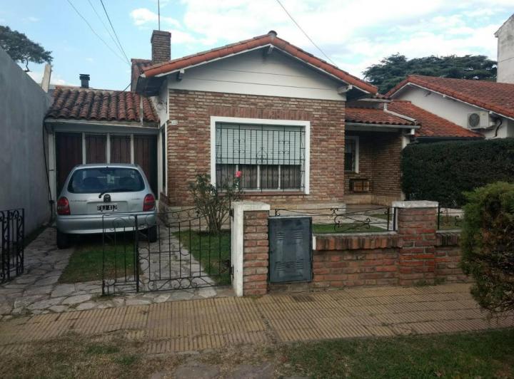 Casa · 180m² · 3 Ambientes · 2 Cocheras