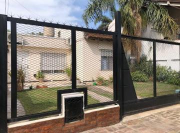 Casa · 130m² · 4 Ambientes · 1 Cochera · Casa Venta Padua