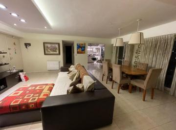 Departamento · 160m² · 5 Ambientes · 1 Cochera · Departamento Venta Moron