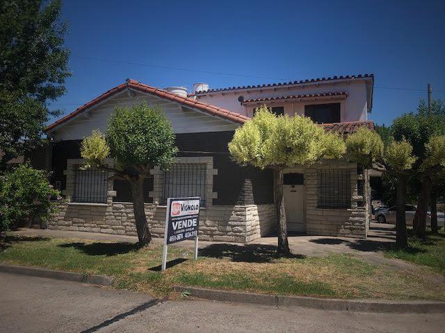 Casa · 170m² · 5 Ambientes · 2 Cocheras