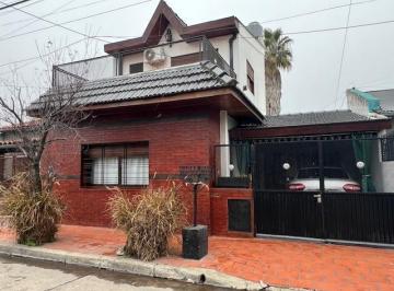 Casa · 200m² · 4 Ambientes · 1 Cochera · Casa Venta Padua