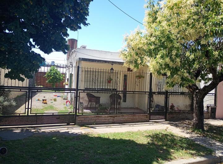 Casa · 60m² · 3 Ambientes · 3 Cocheras