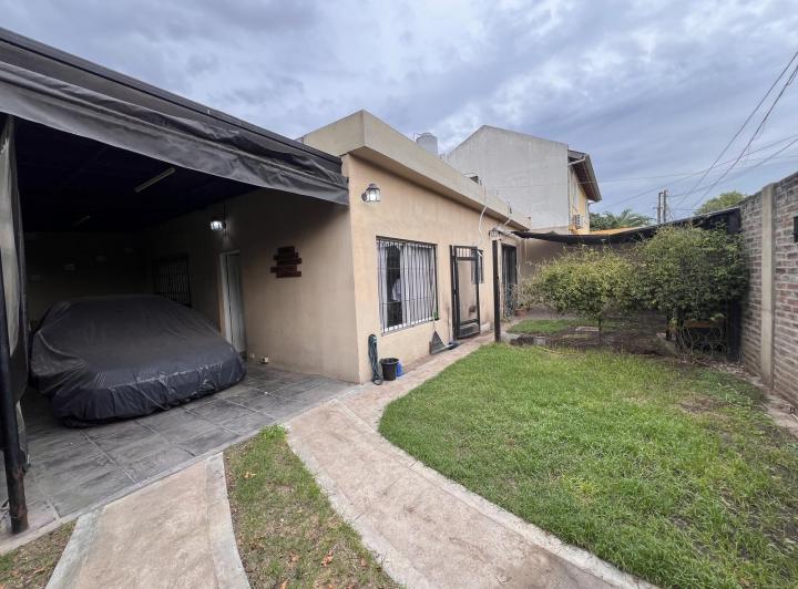 Casa · 80m² · 3 Ambientes · 2 Cocheras