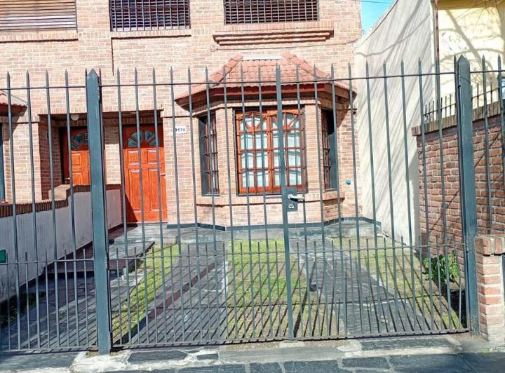 Casa · 100m² · 4 Ambientes · 1 Cochera