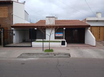 Casa · 140m² · 6 Ambientes · 2 Cocheras · Casa en Alquiler B° Unimev Guaymallén