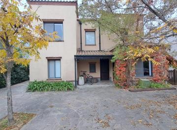 Casa · 235m² · 4 Ambientes · 5 Cocheras · Casa en El Atardecer | Vista Abierta Al Golf + 500 m² de Lot