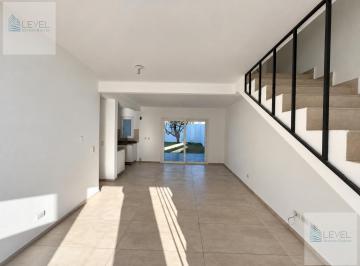 Casa · 3 Dormitorios · 1 Cochera · Duplex en Alquiler 3 Dorm. en La Calandria