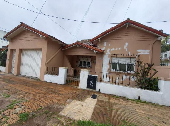 Casa · 130m² · 4 Ambientes · 1 Cochera