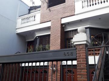 Casa · 200m² · 4 Ambientes · 2 Cocheras · Triplex de 4 Amb con Dependencia con Parque y 2 Cocheras - Caballito
