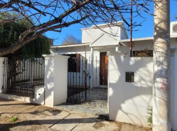 Casa de 5 ambientes, Córdoba · Bº Mariano Balcarce - Casa 2 Dorm. - Se Alquila