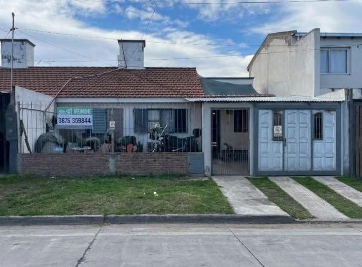 Casa · 230m² · 7 Ambientes · 1 Cochera