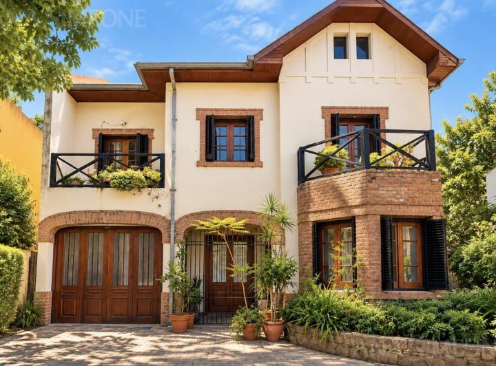 Casa · 408m² · 5 Ambientes · 5 Cocheras