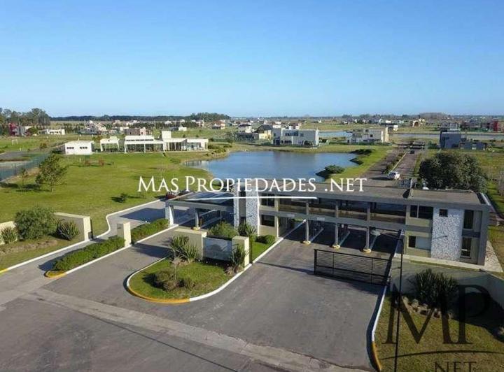 Terreno · 742m²