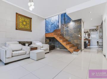 Living PB · Espectacular PH Tipo Casa con Cochera, Pileta y un Exclusivo Loft en El 2do Piso. Sin Expensas!