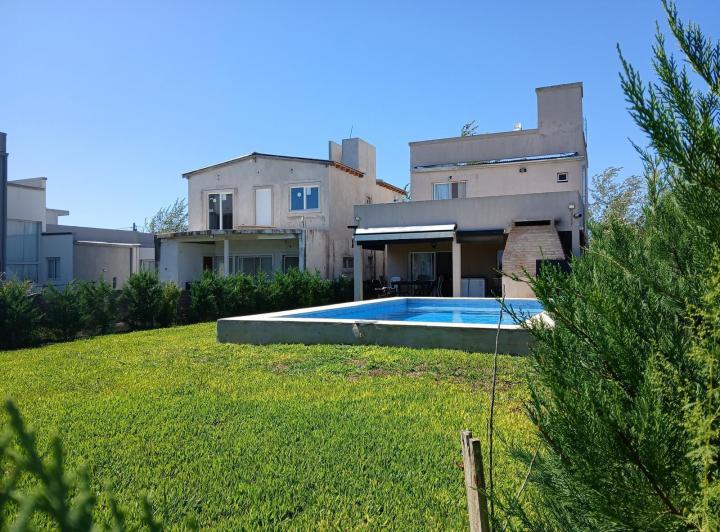 Casa · 101m² · 4 Ambientes · 1 Cochera