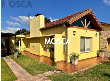 Casa · 183m² · 4 Ambientes · 3 Cocheras · Vendo Hermoso Chalet en Moreno