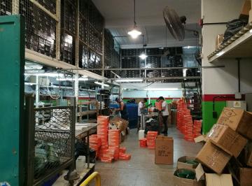 Bodega-Galpón · 174m² · Venta Galpon con Renta