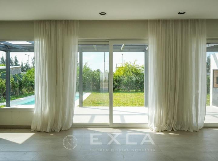 Casa · 310m² · 5 Ambientes · 1 Cochera