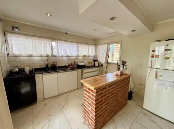 Casa · 82m² · 4 Ambientes · 1 Cochera · Casa Chalet en Venta en La Plata, G. B. a. Zona Sur