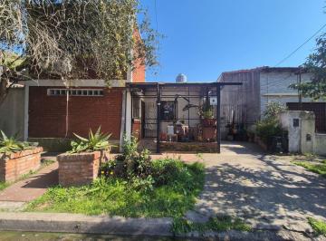 Casa de 4 ambientes, Lomas de Zamora · Casa Para Dos Familias - a Reciclar