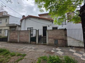 Casa de 5 ambientes, Esteban Echeverría · Casa de 5 Ambientes con Jardín y Amplios Espacios – Monte Grande
