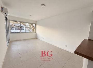 Departamento · 40m² · 2 Ambientes · 1 Cochera · Departamento en Alquiler - 2 Ambientes - Balcon y Cochera Cubierta - Zona Paternal
