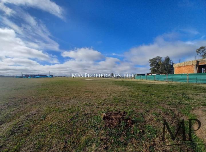 Terreno · 682m²
