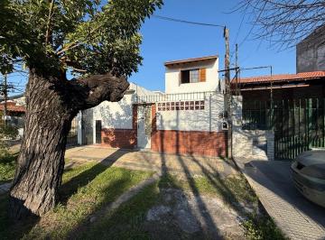 Casa · 72m² · 3 Ambientes · PH Al Frente 2 Dorm. Apto Credito