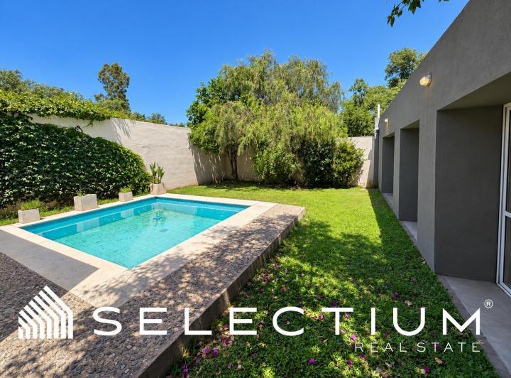 Casa · 260m² · 6 Ambientes · 1 Cochera