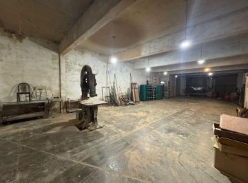 Bodega-Galpón · 228m² · Venta de Excelente Galpón en Caseros