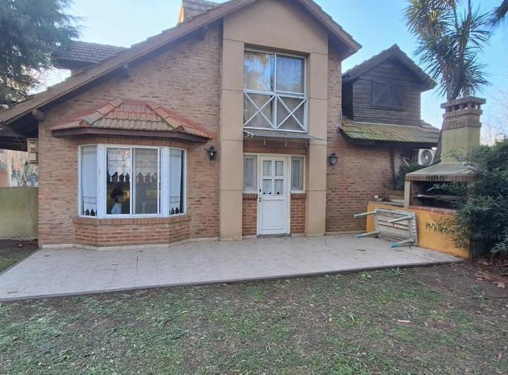 Casa · 70m² · 2 Ambientes · 1 Cochera