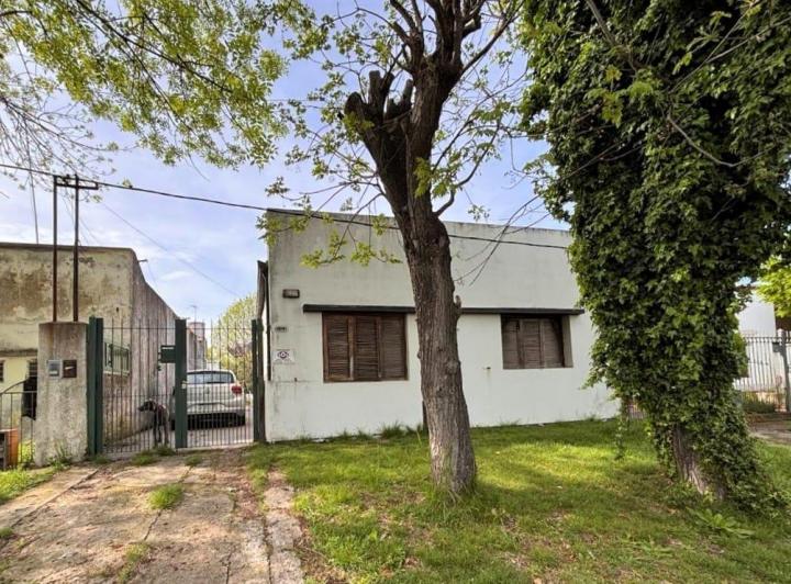 Casa · 97m² · 5 Ambientes · 3 Cocheras