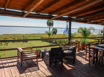 Casa · 134m² · 6 Ambientes · 6 Cocheras · Quinta en Venta Frente Al Rio Parana en Pcia. de Corrientes